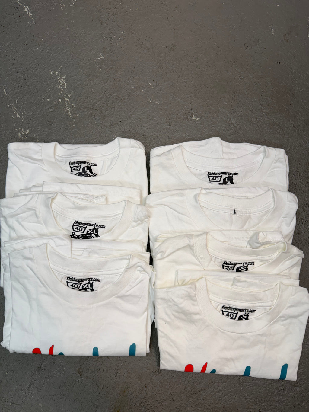 Different sizes Vinted Tee