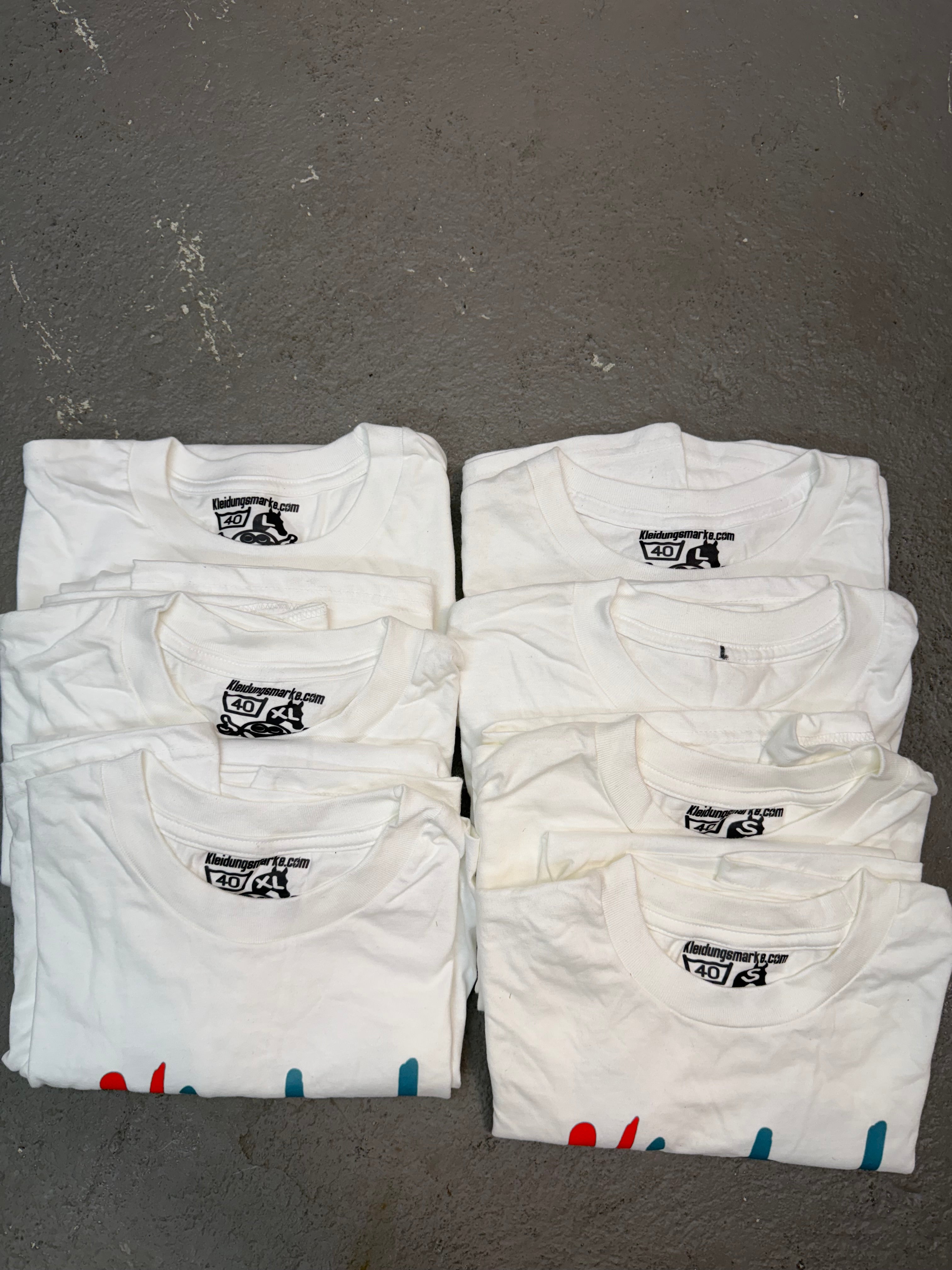 Different sizes Vinted Tee